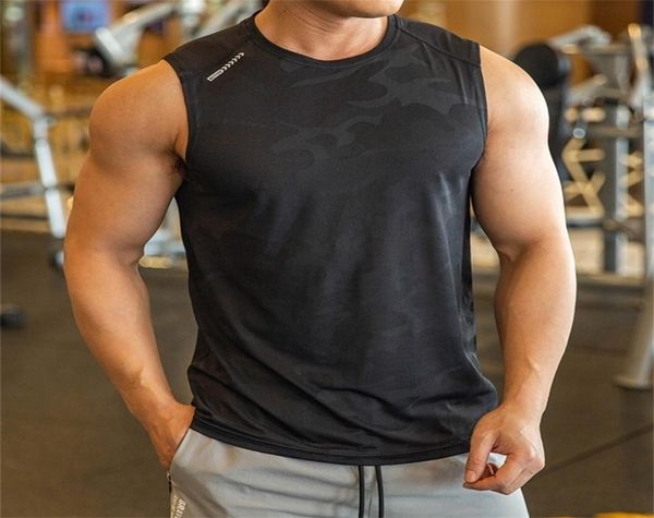 bodybuilding tank men gym vest man running breathable sports vest fitness man sleeveless workout 2205141778974, White;black
bodybuilding tank men gym vest man running breathable sports vest fitness man sleeveless workout 2205141778974, White;black