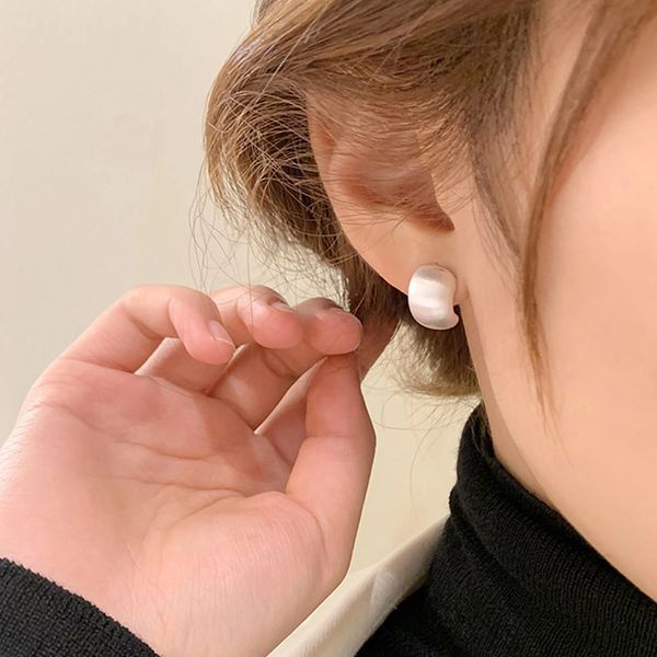 tissue curved earrings female niche design sense simple style earrings cold wind, Golden;silver
tissue curved earrings female niche design sense simple style earrings cold wind, Golden;silver
