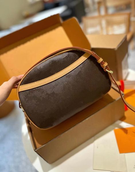 2023 new fashion design women's classic vintage apple bag cowhide material casual versatile one shoulder crossbody bag
2023 new fashion design women's classic vintage apple bag cowhide material casual versatile one shoulder crossbody bag