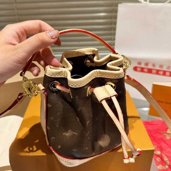 women's luxury classic handbag bucket bags small crossbody bag women mini leather messenger fashion handbags designer old flower drawst
women's luxury classic handbag bucket bags small crossbody bag women mini leather messenger fashion handbags designer old flower drawst