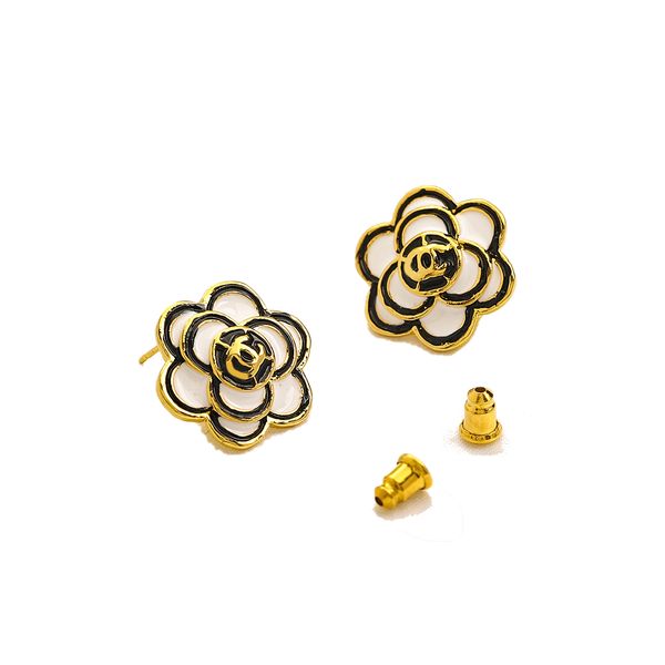 18k gold plated designer letter stud earrings sweet fashion style camellia earring for women jewelry accessory wedding gifts high quality, Golden;silver
18k gold plated designer letter stud earrings sweet fashion style camellia earring for women jewelry accessory wedding gifts high quality, Golden;silver
