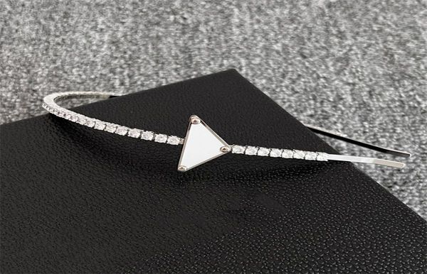 luxury designer headbands hair bands jewelry for womens girls brand fashion classic letters headband wedding party headwrap head w4357262, Silver
luxury designer headbands hair bands jewelry for womens girls brand fashion classic letters headband wedding party headwrap head w4357262, Silver