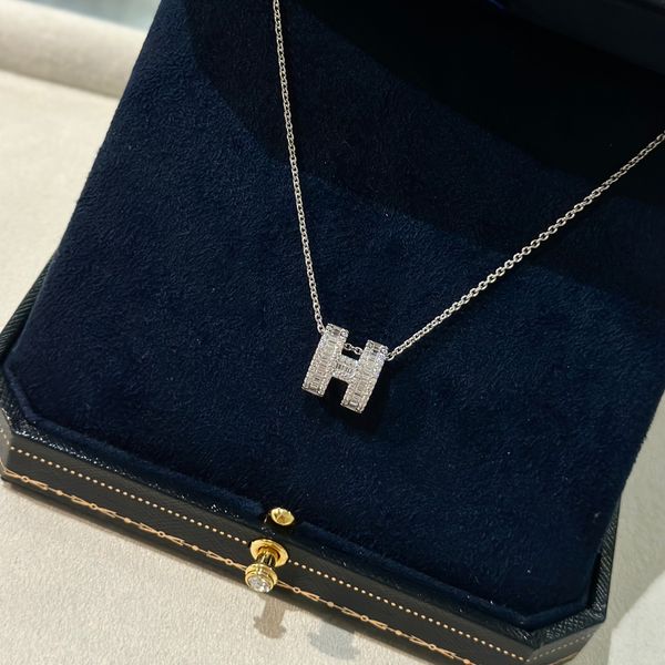 luxury pendant necklace brand designer s925 sterling silver alphabet letter big cross charm choker for women jewelry party gift
luxury pendant necklace brand designer s925 sterling silver alphabet letter big cross charm choker for women jewelry party gift