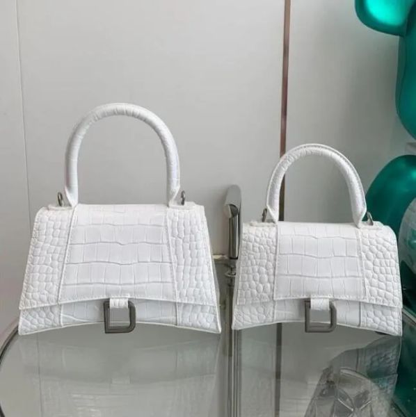luxury women's handbag hourglass tote retro handbag joker shoulder bag fashion crocodile shopping men's hand-held messenger bag mo
luxury women's handbag hourglass tote retro handbag joker shoulder bag fashion crocodile shopping men's hand-held messenger bag mo