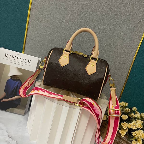 2023 pillow bag oxidize cowhide speedy 20cm sell fashion bag women bag shoulder bags lady totes handbags bags 3 colors wallet purse
2023 pillow bag oxidize cowhide speedy 20cm sell fashion bag women bag shoulder bags lady totes handbags bags 3 colors wallet purse