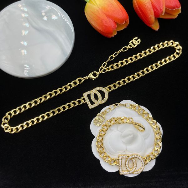 luxury pendant bracelet necklaces charm choose fashion with personalized for women style designer super brand classic gold chain high jewelr, Golden;silver
luxury pendant bracelet necklaces charm choose fashion with personalized for women style designer super brand classic gold chain high jewelr, Golden;silver