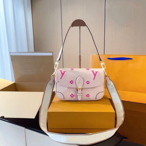 diane baguette real leathe designer bag shoulder women tote bag handbag with box no35
diane baguette real leathe designer bag shoulder women tote bag handbag with box no35