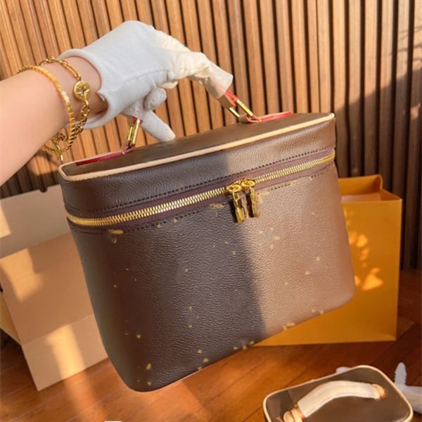 fashion bags toiletry bags designer shoulder bag bags for women cosmetic bags cases designer genuine leather letter zipper with box large ca
fashion bags toiletry bags designer shoulder bag bags for women cosmetic bags cases designer genuine leather letter zipper with box large ca