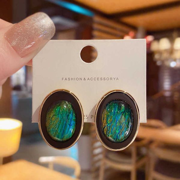 2023 new niche design sense earrings trendy women's green french personality temperament earrings high-end earrings, Golden
2023 new niche design sense earrings trendy women's green french personality temperament earrings high-end earrings, Golden