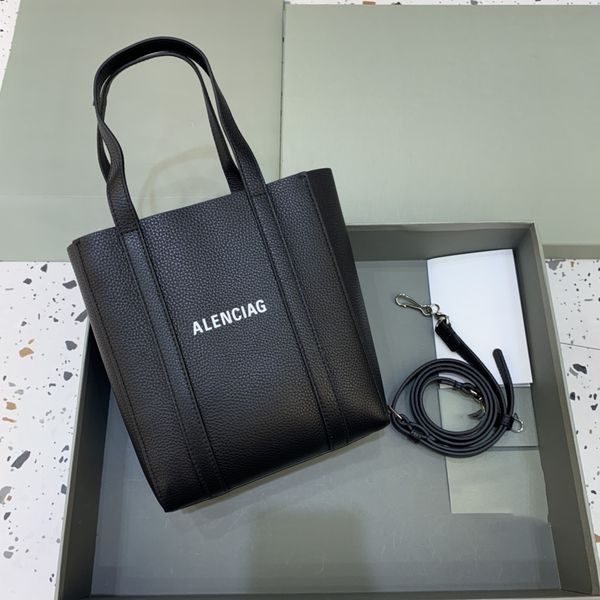 tote shopping bag calfskin imported from italy women designer bag handbag shopping bags shoulder crossbody bag classic handbags lady clutch
tote shopping bag calfskin imported from italy women designer bag handbag shopping bags shoulder crossbody bag classic handbags lady clutch