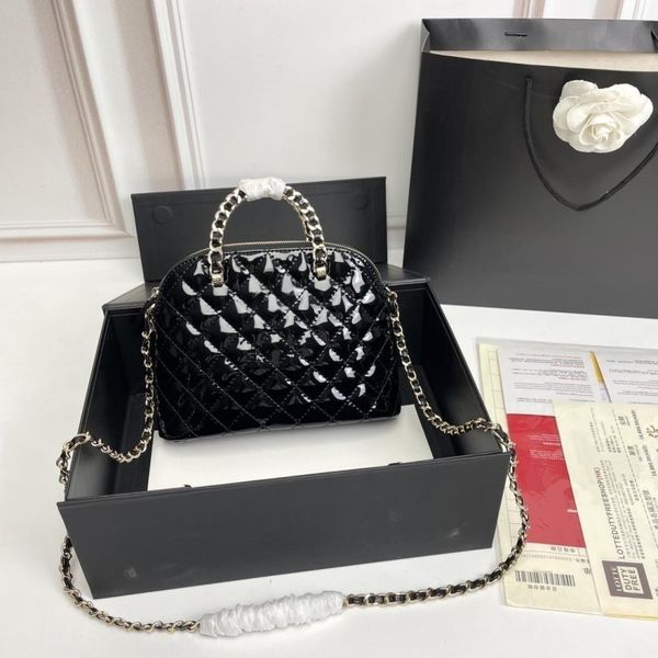 designer shoulder bag patent leather shell bag fashion tote chain bag high sense diamond check crossbody purse two sizes
designer shoulder bag patent leather shell bag fashion tote chain bag high sense diamond check crossbody purse two sizes