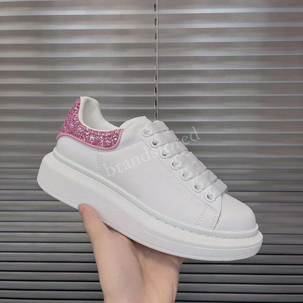 casual shoes designer men sneaker women trainers oversize shoe white smooth leather platform sneakers reflective low-lace-up trainer, Black
casual shoes designer men sneaker women trainers oversize shoe white smooth leather platform sneakers reflective low-lace-up trainer, Black