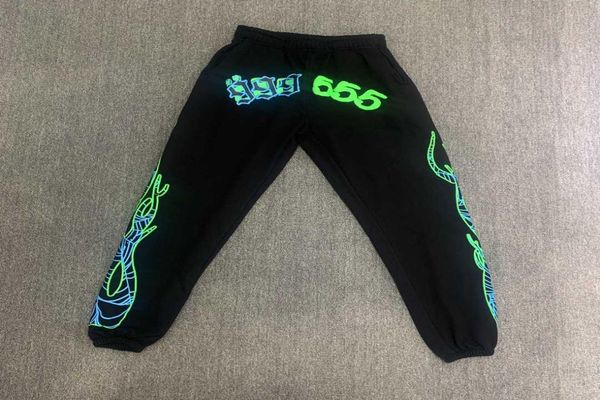 new young thug sp5der pants men sports pants sweatpants silk print bouquet leggings loose trend hundred casual pants jogger men g16802097, Black
new young thug sp5der pants men sports pants sweatpants silk print bouquet leggings loose trend hundred casual pants jogger men g16802097, Black