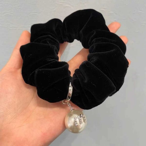 

Top Designer MiuMiu Fashion Hair Loop Black Velvet Pearl Large Intestine Light Luxury French Luxury Headstring Hair Valentine's Day gifts Accessories Jewelry