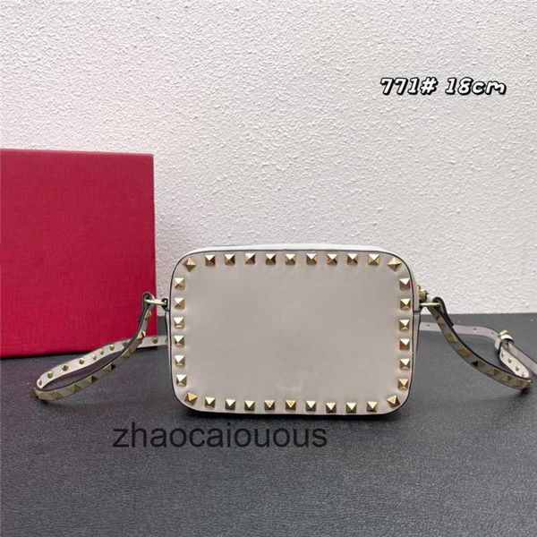 luxury valantinos leather bag handbags rivet crossbody bags women classic designer bag beach handbags underarm trendy handbag hiln
luxury valantinos leather bag handbags rivet crossbody bags women classic designer bag beach handbags underarm trendy handbag hiln