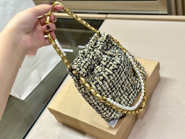 2023 fashion casual women's denim chain pearl buckle handbag shoulder bag
2023 fashion casual women's denim chain pearl buckle handbag shoulder bag