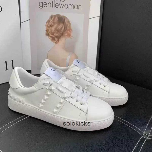 rockrunner bands trainer shoes valentinolies backnet perforated sneakers luxury white black leather designer with sca dress
rockrunner bands trainer shoes valentinolies backnet perforated sneakers luxury white black leather designer with sca dress