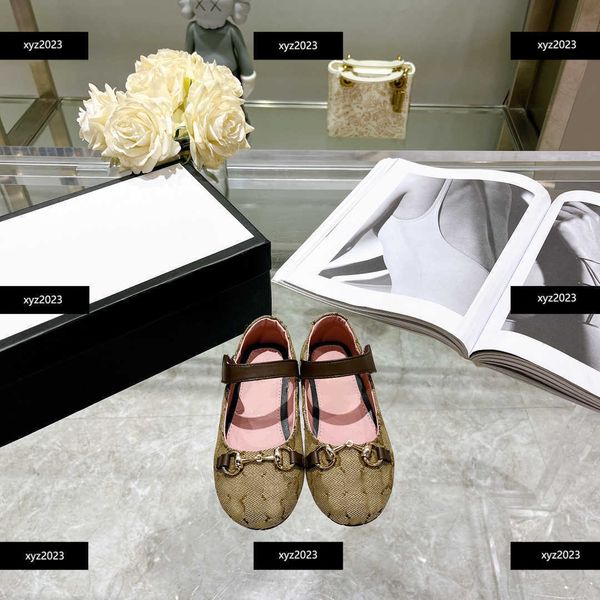 23ss girl flat shoes child sneakers baby athletic shoe new listing metal logo design box packaging children' size 26-35, Black;grey
23ss girl flat shoes child sneakers baby athletic shoe new listing metal logo design box packaging children' size 26-35, Black;grey