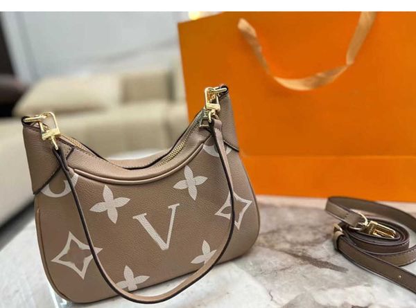 luxury designer crossbody bag bagatelle shoulder bags handbag underarm stray hobo embossed women lady purses european and american simplicit
luxury designer crossbody bag bagatelle shoulder bags handbag underarm stray hobo embossed women lady purses european and american simplicit