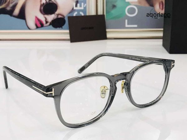 hip tom-fords sunglasses classic style sunglasses designer glasses large hop frame plate, White;black
hip tom-fords sunglasses classic style sunglasses designer glasses large hop frame plate, White;black