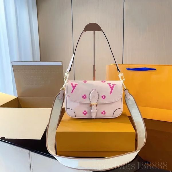 luxury designer shoulder bag diane bag women's luxury messenger tote bag night 10a quality leather material crossbody purse
luxury designer shoulder bag diane bag women's luxury messenger tote bag night 10a quality leather material crossbody purse