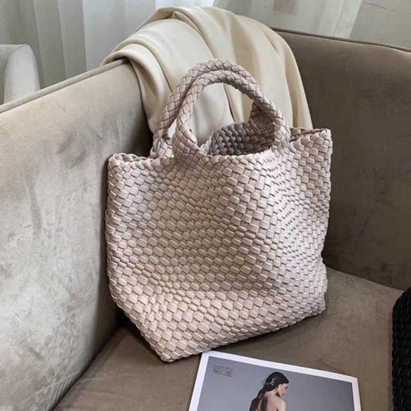 luxurys handbags women b weave designer tote large capacity handle handbags casual soft hobo bags lady shopper 230815
luxurys handbags women b weave designer tote large capacity handle handbags casual soft hobo bags lady shopper 230815