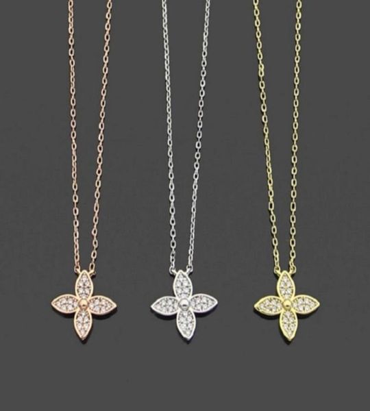 womens designer necklaces iced out pendant v letter fashion fourleaf clover necklace jewelry2964059, Silver
womens designer necklaces iced out pendant v letter fashion fourleaf clover necklace jewelry2964059, Silver