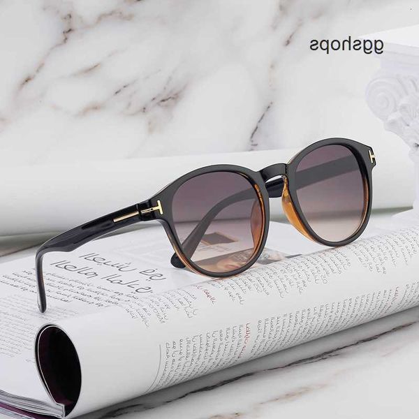 oculos high shades tom-fords sunglasses women men 621s quality aesthetic d shion streetwear retro brand round, White;black
oculos high shades tom-fords sunglasses women men 621s quality aesthetic d shion streetwear retro brand round, White;black
