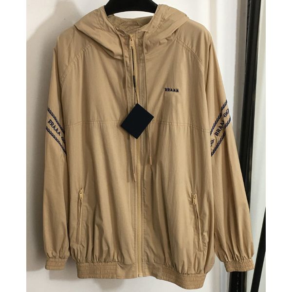 8.21 fashion letter embroidery hooded drawstring loose breathable zipper jacket women, Black;brown
8.21 fashion letter embroidery hooded drawstring loose breathable zipper jacket women, Black;brown
