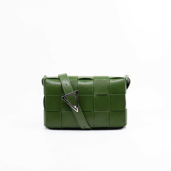 b designer bags for ladies versatile 2023 oblique bot shoulder evening bag bags vent s one cassettes fashion straddle woven elegant simple w
b designer bags for ladies versatile 2023 oblique bot shoulder evening bag bags vent s one cassettes fashion straddle woven elegant simple w