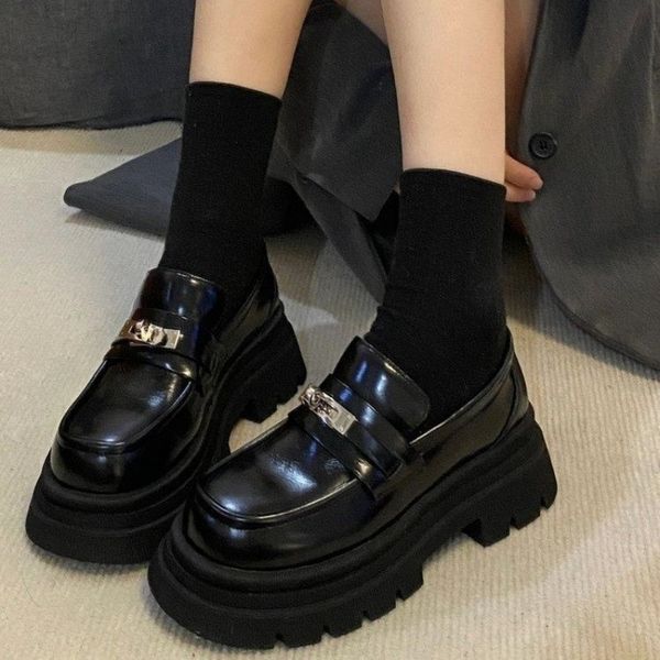 dress shoes 2023 round toe thick heels british style black small leather for women's autumn casual and minimalist mary jewelry 230818
dress shoes 2023 round toe thick heels british style black small leather for women's autumn casual and minimalist mary jewelry 230818