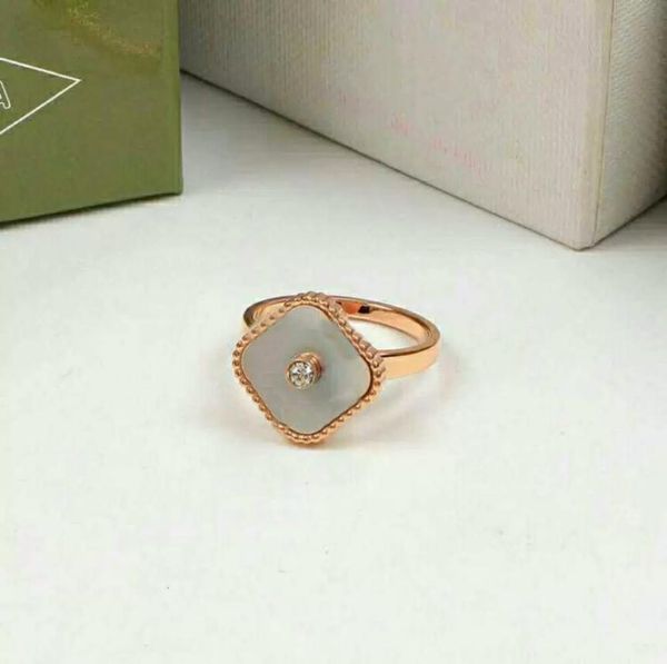 925 silver fashion jewelry 4four clover diamond ring for women mother of pearl shell rings designer 18k gold plated wedding band 8233300, Golden;silver
925 silver fashion jewelry 4four clover diamond ring for women mother of pearl shell rings designer 18k gold plated wedding band 8233300, Golden;silver