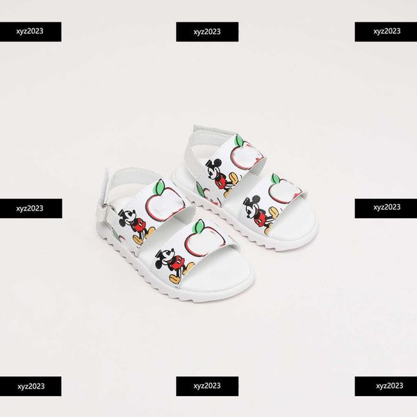 23ss kids shoes high-quality summer products designer kids sandals fashion letter printing slippers box packaging children's size 26-35, Black;red
23ss kids shoes high-quality summer products designer kids sandals fashion letter printing slippers box packaging children's size 26-35, Black;red