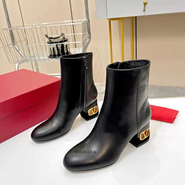 fgjbbv quality rivet boots heel boot designer women winter leather ankle booties warm platform luxury v woman valentinolies 8br1 high, Black
fgjbbv quality rivet boots heel boot designer women winter leather ankle booties warm platform luxury v woman valentinolies 8br1 high, Black