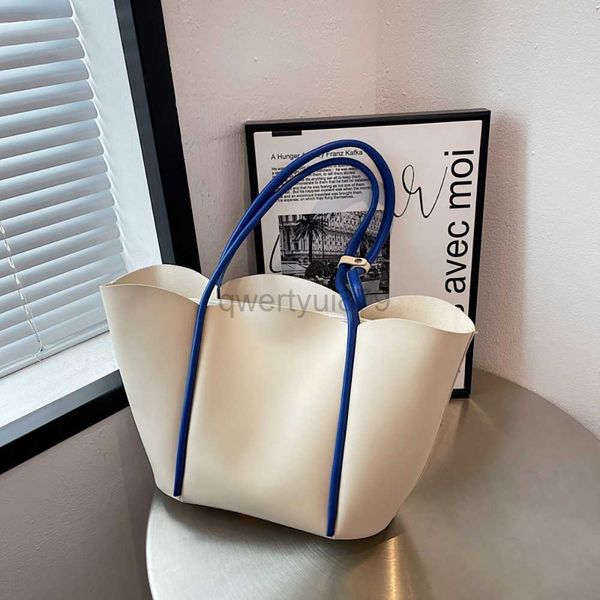 tote bag women's high capacity handbag shoulder bag designer petals fashion bag women's zipper women's high capacity bag 2023
tote bag women's high capacity handbag shoulder bag designer petals fashion bag women's zipper women's high capacity bag 2023