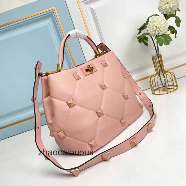 designer diamond valantinos women bags luxury handbag bag rivet handbag beauty tone embroidery thread handheld shoulder crossbody women'
designer diamond valantinos women bags luxury handbag bag rivet handbag beauty tone embroidery thread handheld shoulder crossbody women'