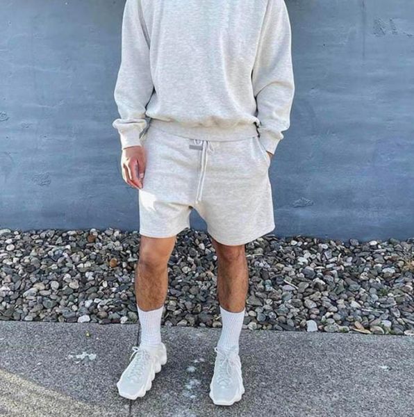 21ss spring summer europe usa reflective shorts matcha green women men skateboard high street cotton running middle pants jogging 2513426
21ss spring summer europe usa reflective shorts matcha green women men skateboard high street cotton running middle pants jogging 2513426