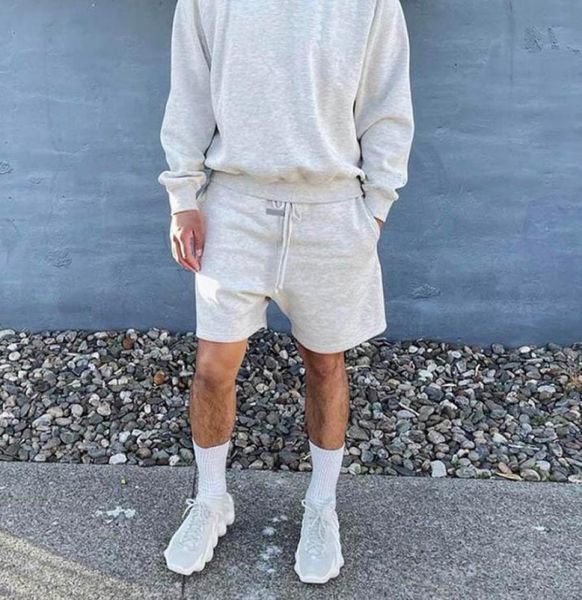 21ss spring summer europe usa reflective shorts matcha green women men skateboard high street cotton running middle pants jogging 8833648
21ss spring summer europe usa reflective shorts matcha green women men skateboard high street cotton running middle pants jogging 8833648