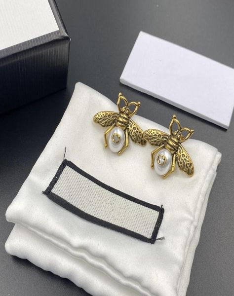 quality women double letter earrings hip hop stud bee 18k gold brand studs rock punk round wedding gift whole fashion earring2815204, Golden;silver
quality women double letter earrings hip hop stud bee 18k gold brand studs rock punk round wedding gift whole fashion earring2815204, Golden;silver