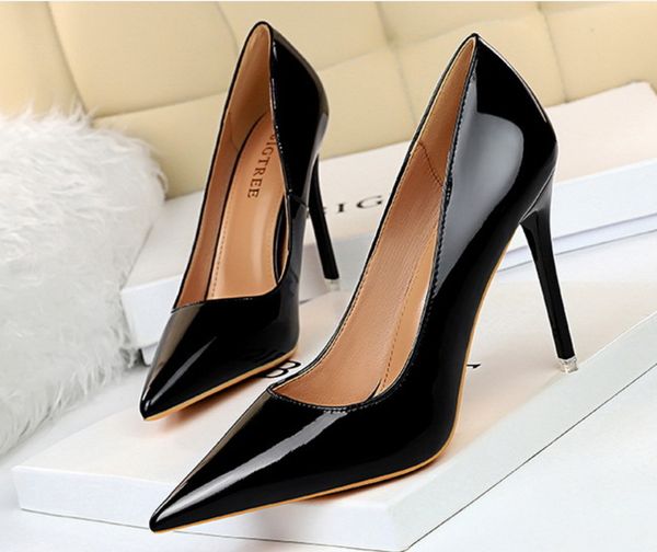 new fashion simple slim heel super high heel shiny lacquer leather shallow mouth pointed head slim women's single shoe size 34-43, Black
new fashion simple slim heel super high heel shiny lacquer leather shallow mouth pointed head slim women's single shoe size 34-43, Black