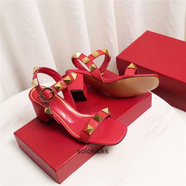slippers valentinolies wedding shoe leather fashion party sandals 27rk luxury letter design women casual 015 high heel, Black
slippers valentinolies wedding shoe leather fashion party sandals 27rk luxury letter design women casual 015 high heel, Black