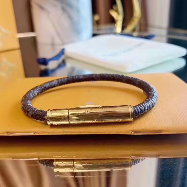 classics imitation platinum cortex chain leather bracelet flower letter bangle for men and women couples lovers gold gift jewelry not fade, Black
classics imitation platinum cortex chain leather bracelet flower letter bangle for men and women couples lovers gold gift jewelry not fade, Black