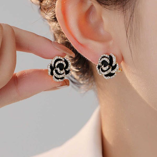 new rose earrings for female minority light luxury style fashion earrings with advanced sense flower temperament versatile earrings with ear, Black
new rose earrings for female minority light luxury style fashion earrings with advanced sense flower temperament versatile earrings with ear, Black
