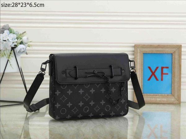 luxury designer r lock black embossed men's business clutch leather large-capacity men's printed handbags shoulder diagonal hangin
luxury designer r lock black embossed men's business clutch leather large-capacity men's printed handbags shoulder diagonal hangin