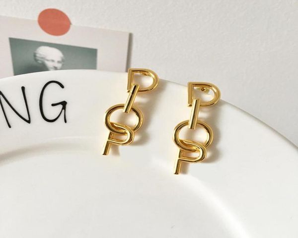 fahion stainless steel18k gold stud earrings rose gold letter stud earrings for woman jewelry8689989, Golden;silver
fahion stainless steel18k gold stud earrings rose gold letter stud earrings for woman jewelry8689989, Golden;silver