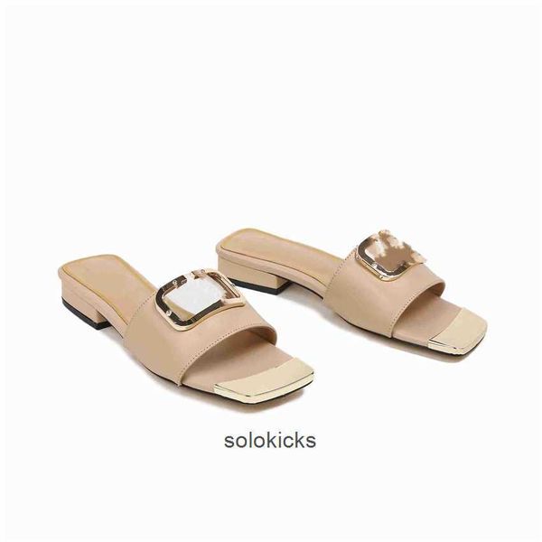 03-010 valentinolies fashion slippers luxury design summer men flip flops women slope heel letter casual flat sandals, Black
03-010 valentinolies fashion slippers luxury design summer men flip flops women slope heel letter casual flat sandals, Black