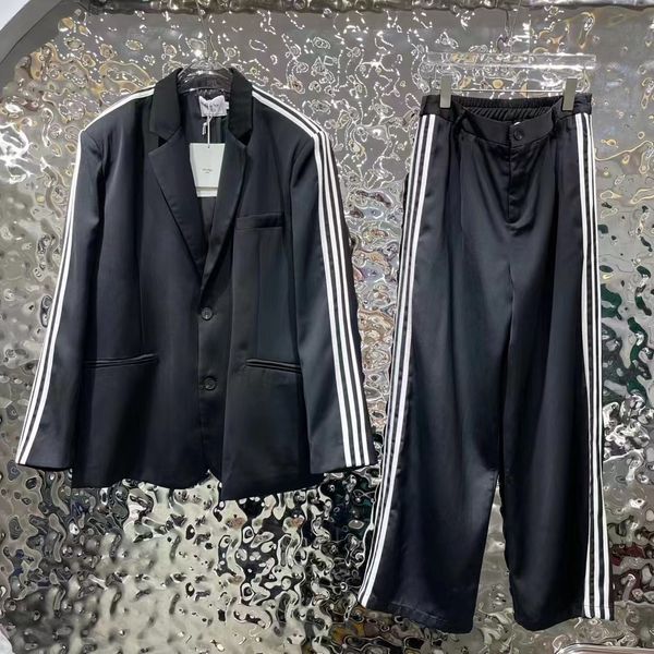 men s tracksuits ty0472 fashion sets 2023 runway luxury european design party style clothing 230821, Gray
men s tracksuits ty0472 fashion sets 2023 runway luxury european design party style clothing 230821, Gray