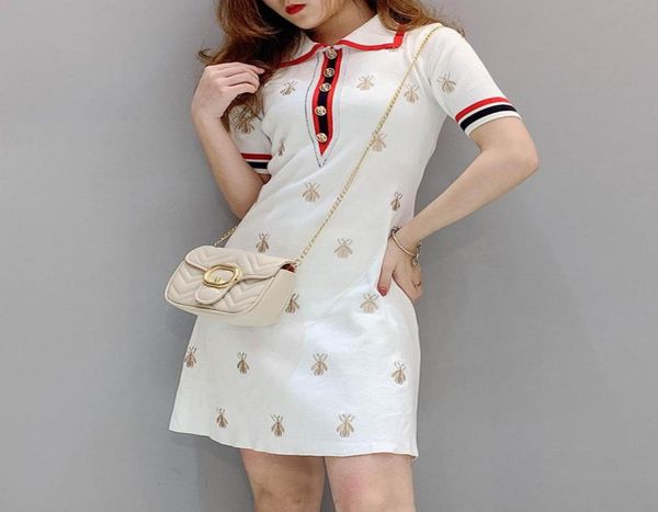 elegant knit dress 2019 turn down collar short sleeve bee embroidery knit short mini dress casual straight black white2518885, Black;gray
elegant knit dress 2019 turn down collar short sleeve bee embroidery knit short mini dress casual straight black white2518885, Black;gray