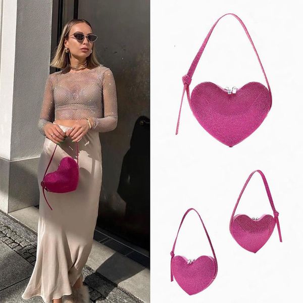 waist bags fashion heart shaped shining handbag women girls korea light luxury love diamond underarm mini party valentine s day gift 230821
waist bags fashion heart shaped shining handbag women girls korea light luxury love diamond underarm mini party valentine s day gift 230821