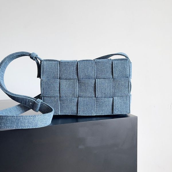 7a handbag new 2023 designer shopping bags andiamo medium tote bag women shoulder bag woven calf l fashion crossbody tote bag luxury crossbo
7a handbag new 2023 designer shopping bags andiamo medium tote bag women shoulder bag woven calf l fashion crossbody tote bag luxury crossbo
